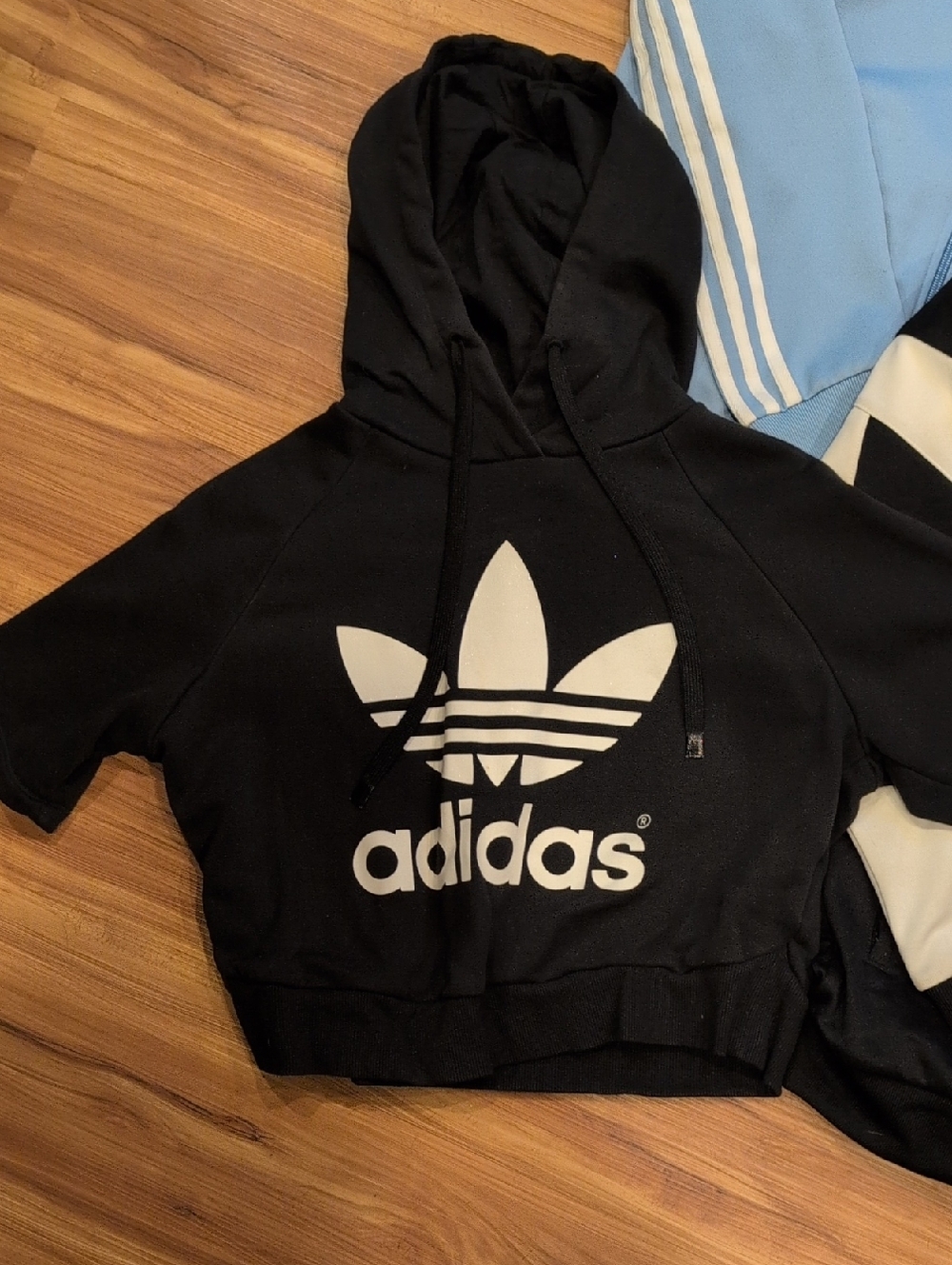 Adidas Originals Cropped Short Sleeve Hoodie And Jacket Set - Picture 2 of 4